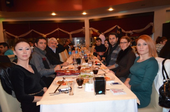 Dr. Gürbüz Çapan'dan gazetecilere yemek 3