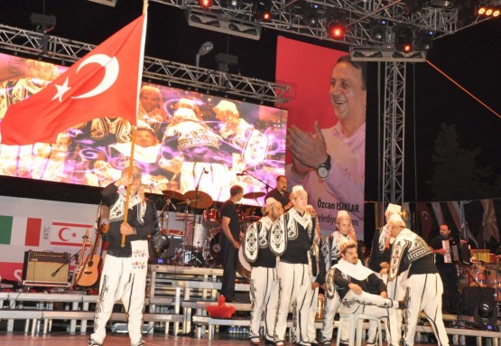 SİLİVRİ’DE “HADİSE’Lİ” FESTİVAL GECESİ 15