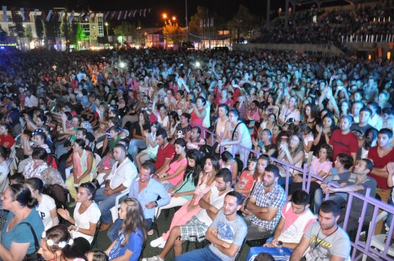 Bengü okudu, Çatalca oynadı... 14