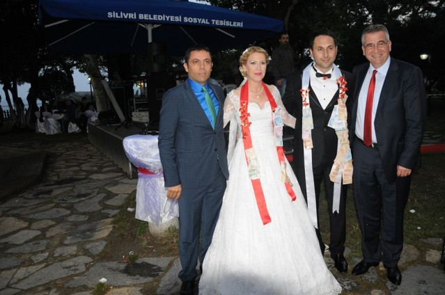 Fatma Sarıbıyık ve  Servet Yıldırım evlendi... 23