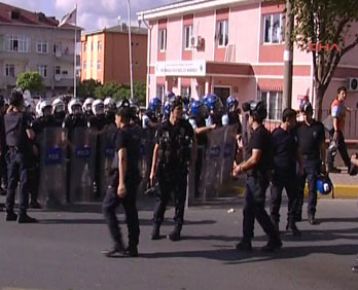 Aile sağlık merkezine molotoflu saldırı!