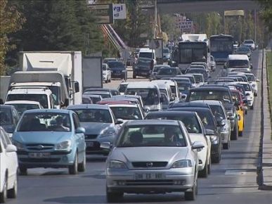 İstanbul'da bugün  trafiğe kapatılacak yollar