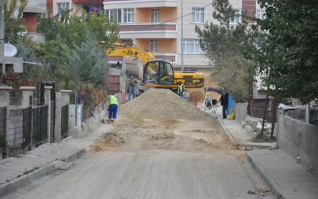 TEPECİK'TE ALT YAPI ÇALIŞMALARI SÜRÜYOR