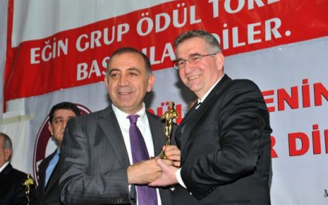 CEM KARA’YA ÖDÜL