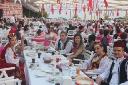 FESTİVAL KONUKLARI GALA YEMEĞİNDE BULUŞTU.