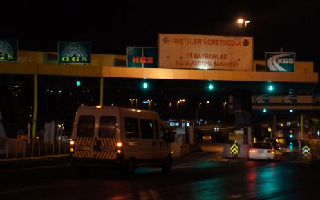 Köprülerden ücretsiz geçişler başladı