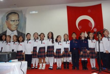 Miniklerden Atatürk’e şiirler….