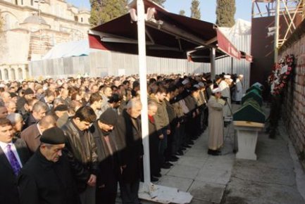 Halil Koçak’ın kayınpederi toprağa verildi…