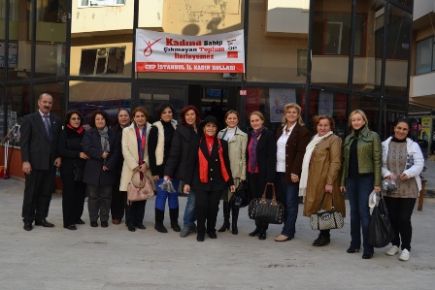 ‘Kadını ileriye taşıyacak olan yine kadındır’