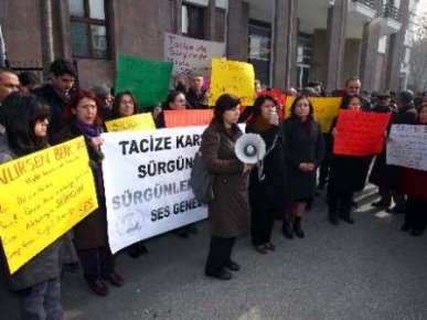 SES'ten bakanlık önünde protesto