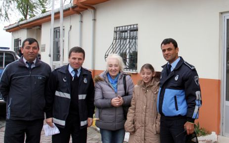 Zabıta memurundan örnek davranış