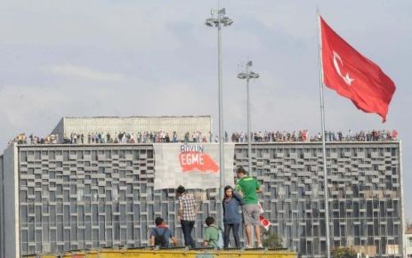 Direnişçiler yeniden Taksim'de