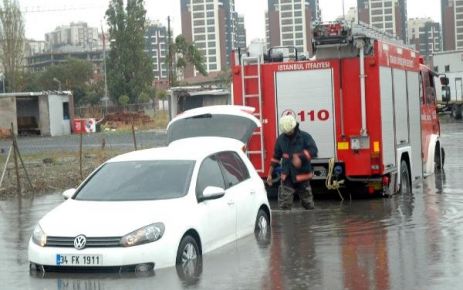 İstanbul'da rögarlar taştı