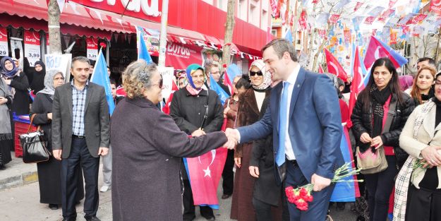 Şenocak da sevgi yürüyüşü yaptı