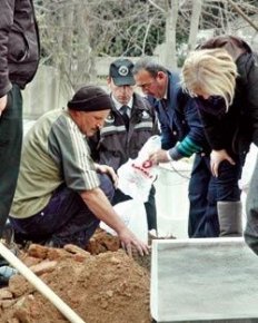 Eczacıbaşı’nın mezarı açıldı