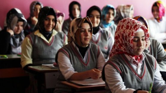 İmam hatiplerde Türkçe yasaklandı