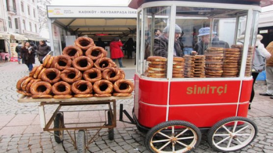 Kaldırılan 85 simit tezgahı yerine konuluyor