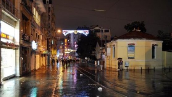 İstanbul'da yağmur gece de etkili oldu