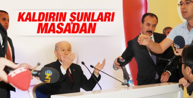 Devlet Bahçeli'den mikrofon tepkisi