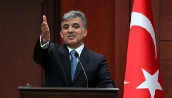 AK Parti Abdullah Gül'ü Sildi