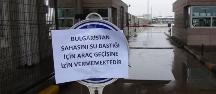 Kapıkule'de ulaşım durdu!