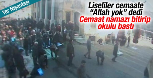 Teşvikiye Camii'nde liselilerden şaşırtan olay