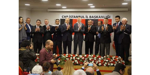 CHP'li 11 İlçe Başkanı İstifa Etti