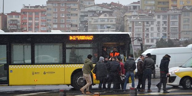 Ecel Metrobüste Yakaladı