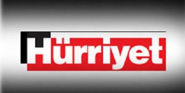 Hürriyet iki yazarını birden kovdu