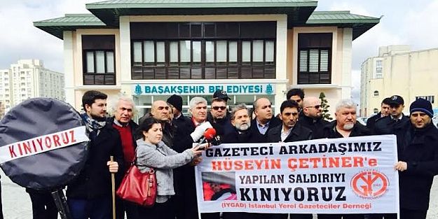 Gazeteciye Yönelik Şiddeti Siyah Çelenkle Protesto Ettiler