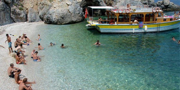 Kuşadası'nda plajlar hareketlendi