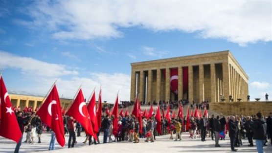 Devlet erkanı Ata'nın huzuruna çıktı