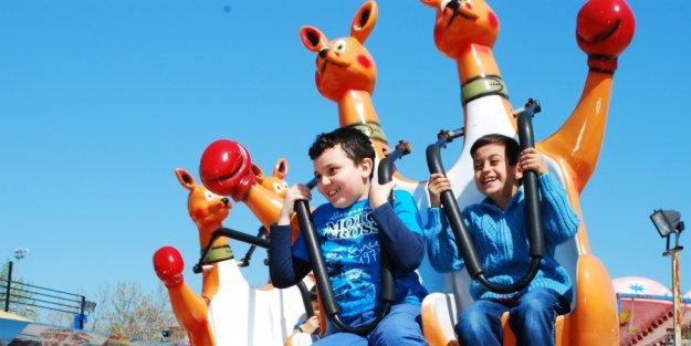 ÖZEL ÇOCUKLARIN LUNAPARK KEYFİ