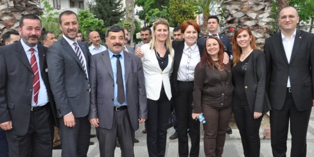 SİLİVRİLİLER AKŞENER’İ BAĞRINA BASTI