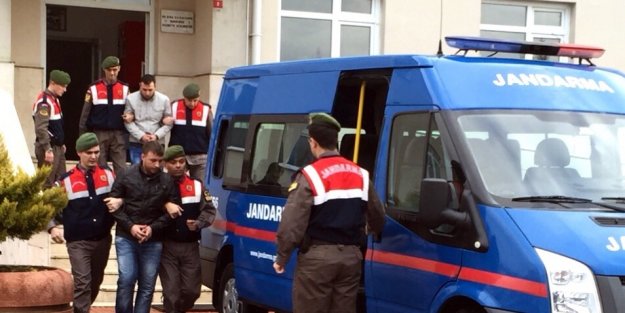 Uyuşturucu Zanlıları Jandarma Trafik Timine Yakalandı