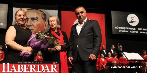 İnci Çayırlı’dan unutulmaz bir konser