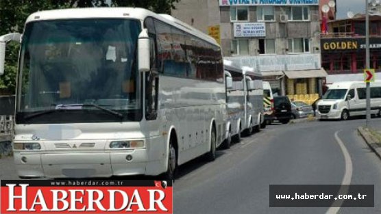 Servis araçları trafiği altüst etti