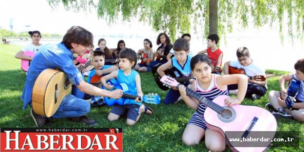 Göl Kenarında Gitar Kursuna Büyük İlgi