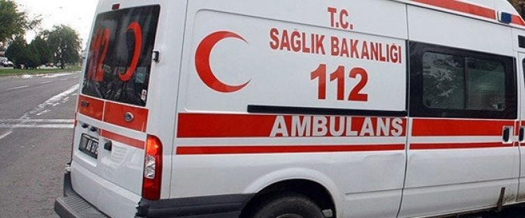 Ağrı'da askeri servisle kamyonet çarpıştı: 11 yaralı