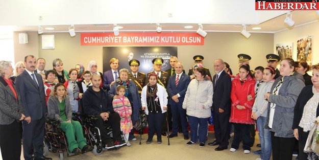 Atatürk ve Cumhuriyet 'i anlatan fotoğraflar Büyükçekmece'de sergilendi