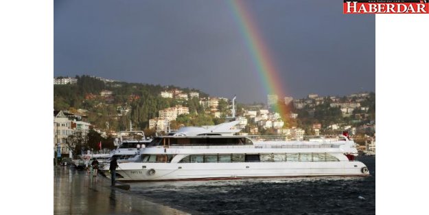 İstanbul Güne Gökkuşağı Sürpriziyle Uyandı