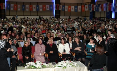 Kadınlar Kültür Merkezi’ni doldurdu