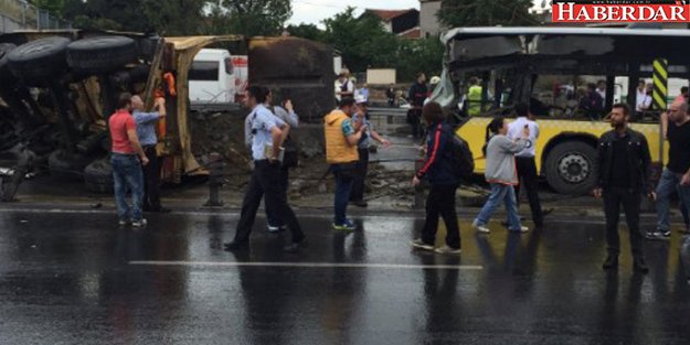 Hafriyat Kamyonu Metrobüs Yoluna Girdi, Seferler Durdu