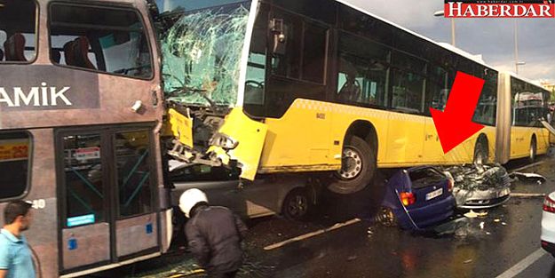 Metrobüs araçları biçti: Yaralılar var!