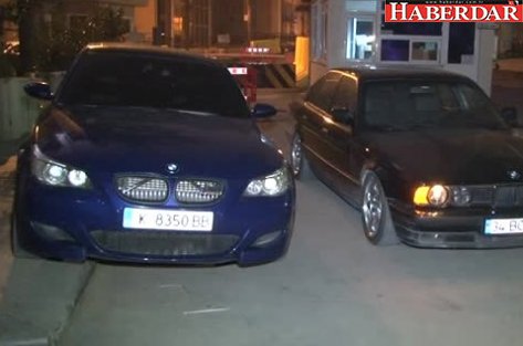 Küçükçekmece'de Otomobilleriyle Drift Yapan İki Maganda Yakalandı