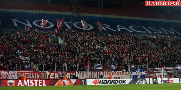 UEFA'dan Olympiakos'a tokat gibi pankart!