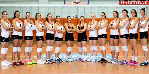 BEYLİKDÜZÜ VOLEYBOL İHTİSAS’DAN İYİ BAŞLANGIÇ