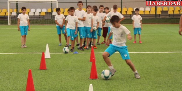 YAZ SPOR OKULLARI FUTBOL BRANŞINA BÜYÜK İLGİ