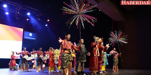 Altınköprü Halk Dansları yarışmasında muhteşem performans