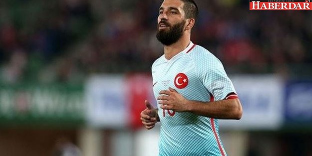 Arda Turan milli takıma döndüğünü açıkladı